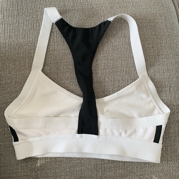 NWOT ADIDAS Sports bra⚫️⚪️ - Picture 2 of 4